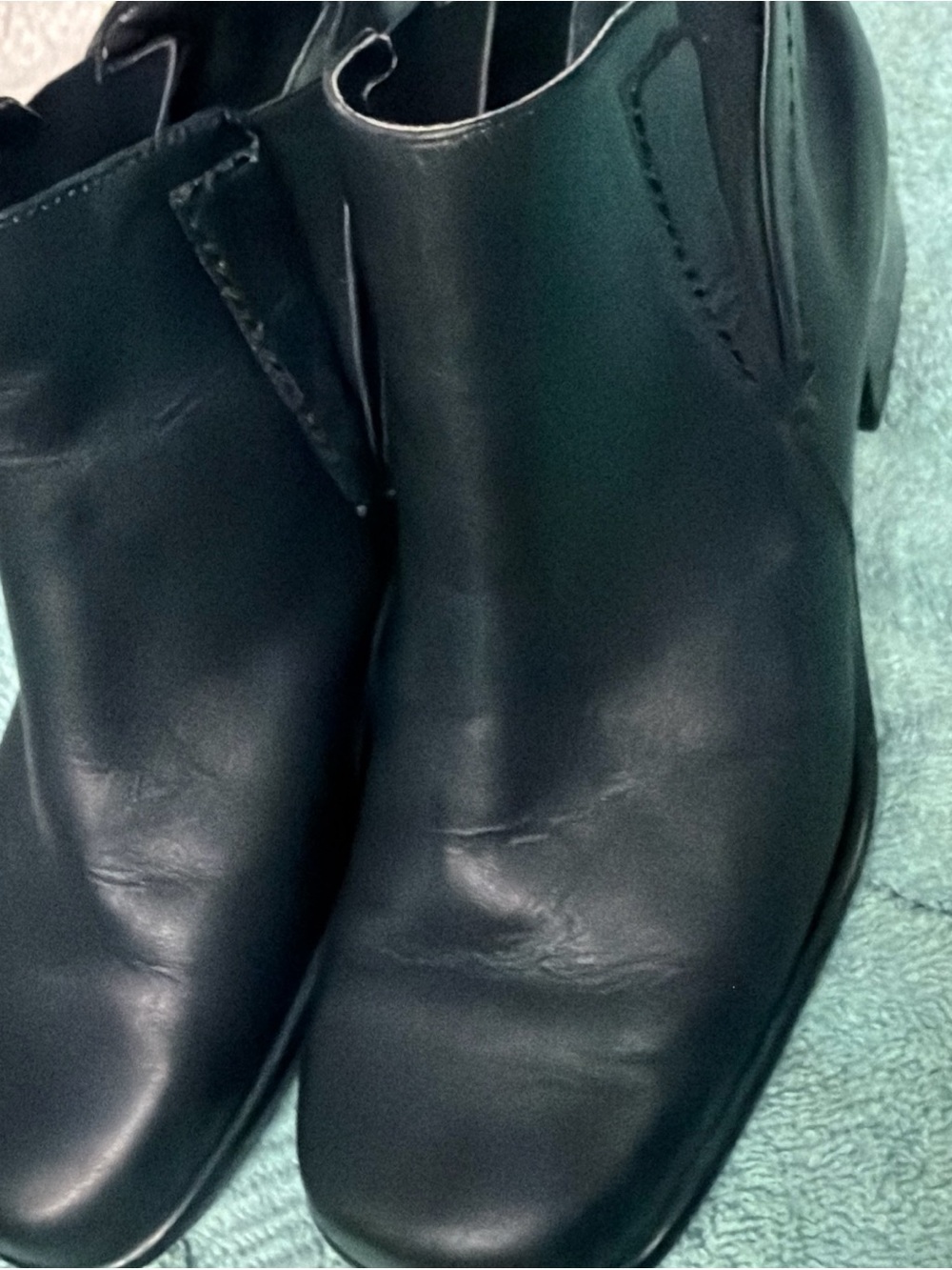 Trotters women’s 7.5 Black Leather Ankle Booties